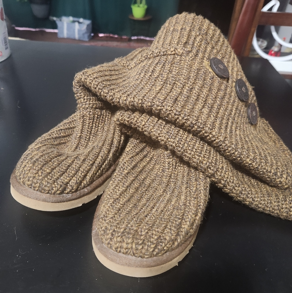 Ugg Australia brown sweater boots